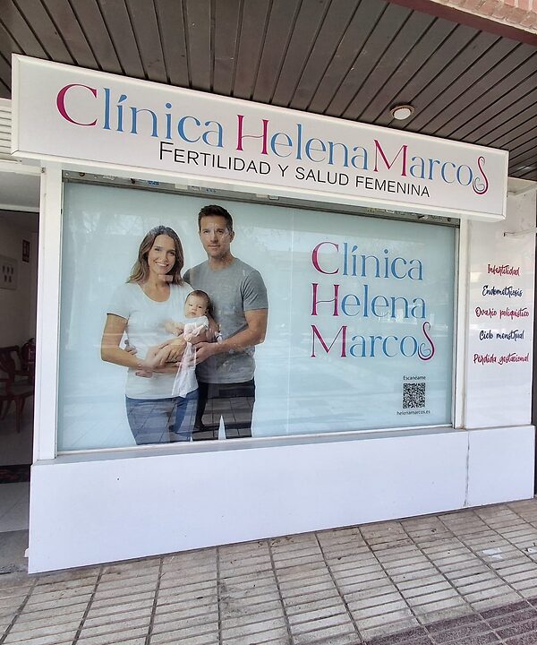 Exterior de la Clínica Dra. Helena Marcos en Villaviciosa de Odón